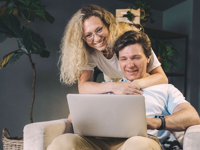pages.landing_images.happy-couple